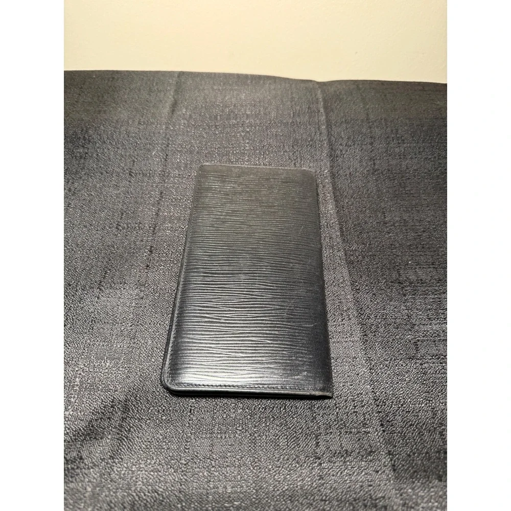 Louis Vuitton Brazza Wallet Black Epi Leather Long Bifold Mens Wallet